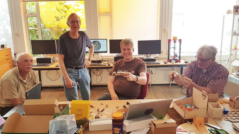 Bestand:Team RoboCat.jpg
